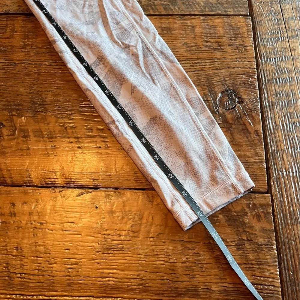 Lululemon Speed Up Tight Leggings - Sz 4 - Picture 7 of 9